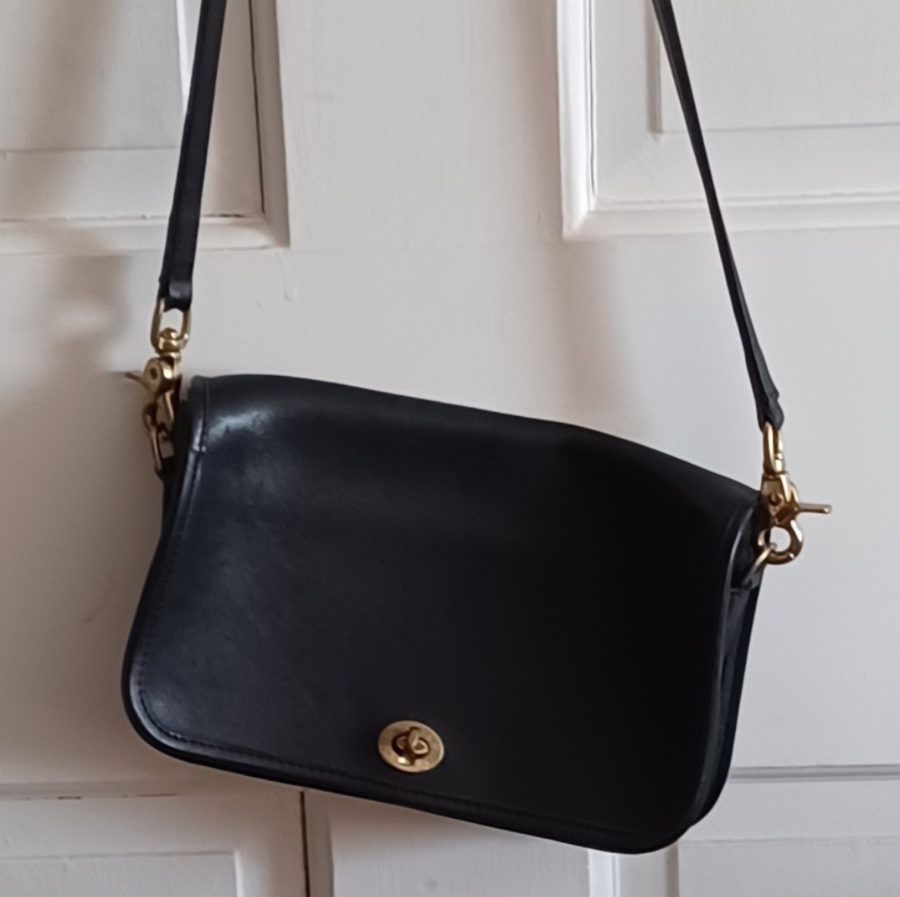 Vintage Coach Dinky bag